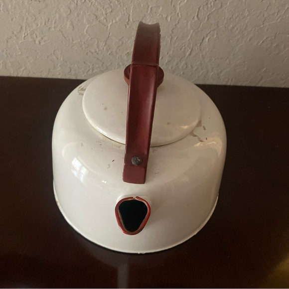 Vintage 1920’s Enamel Tea Pot White w/ Red & Brown Trim. Very Good Condition - Picture 5 of 8